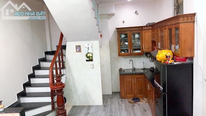 Bán nhà phố Minh Khai, Dt 35m2 x5 tầng, Mt 4m,Ngõ rộng, thông, giá 3,4 tỷ