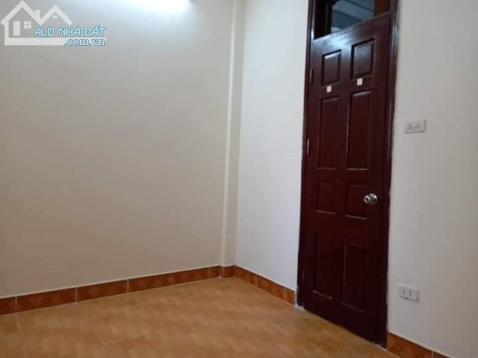Bán nhà 5 tầng khu phân Lô cách Hồ Phương Mai 50m, Ô tô vào nhà, giá 5 tỷ 200tr - 4