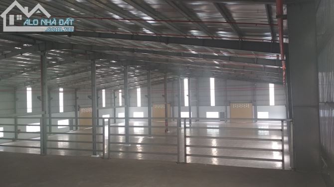 KHO XƯỞNG GẦN 2.000M2 MT PHAN VĂN HỚN QUẬN 12, CÁCH QL 1A, 200M, GẦN TRƯỜNG CHINH - 1