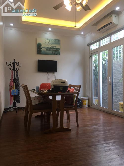Nhà bán Phố cổ Tông Đản 90 m2, 6 tầng, MT 6 m, kinh doanh cao cấp, hội sở các Ngân Hàng.