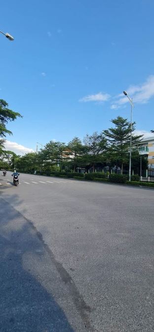 P.LÔ/Ô TÔ, Thạch Bàn thông Nguyễn Văn Linh-Long Biên: 93m, Đất, mt 4,1m, 4.65 tỷ/