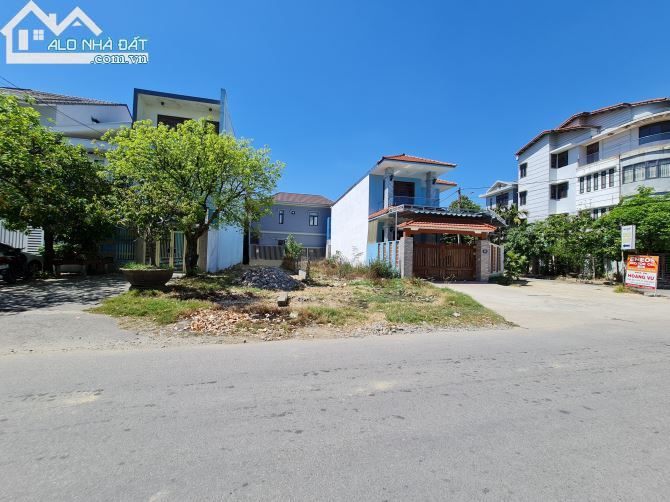 Bán đất mặt tiền - đường Tùng Thiện Vương -  Tp Huế - DT: 109m2 - 2