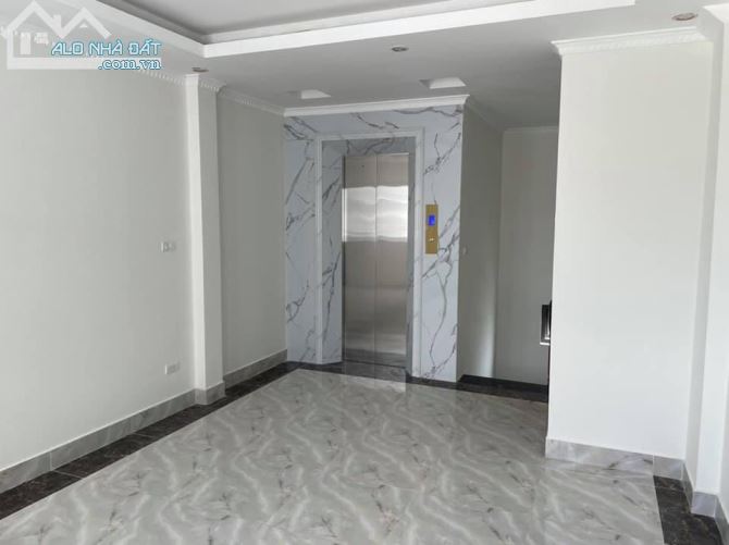 Bán Nhà 40m2 x 7T Gara Ô Tô - Thang Máy - Phố Định Công Thượng - Hoàng Mai- MT 4m - 8,5 tỷ - 2