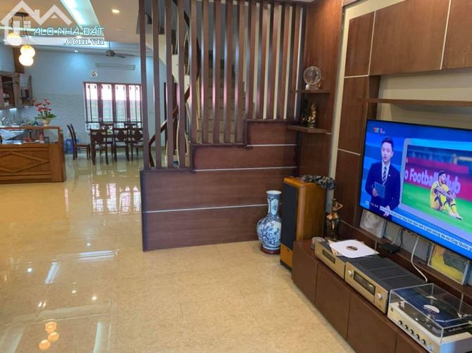NGÃ TƯ MẶT PHỐ CHO THUÊ: 32 triệu/tháng,HỒNG TIẾN- Long Biên: 48m, 6 tầng, mt 5m, 16TỶ - 3