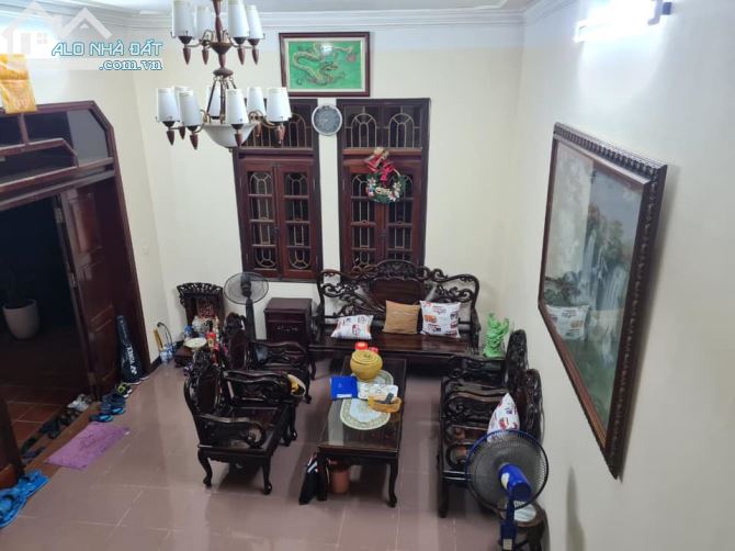 Bán nhà Phố Pháo Đài Láng, Đống Đa, 99m2, 4T, MT 7.2m, kinh doanh tốt.