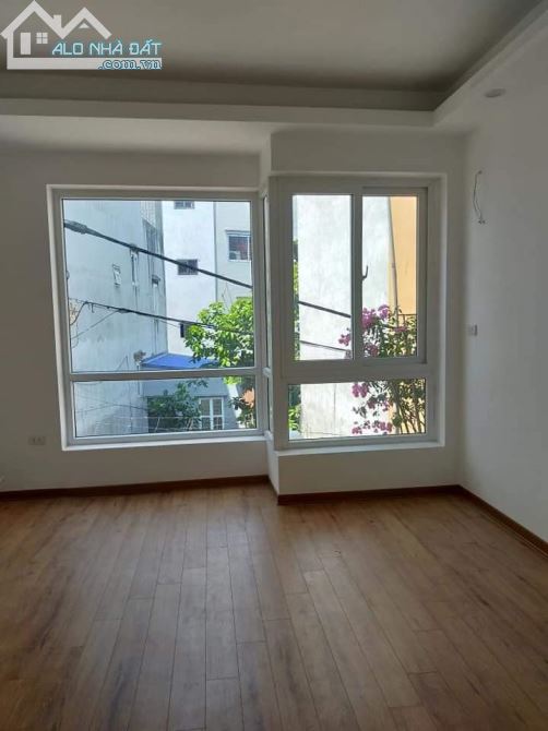 Cực rẻ, Bát Khối long biên 51m, 3,5 tầng, mt 4,2m, 3.75 tỷ, + Ngõ Bát Khối thông với ngõ T - 2