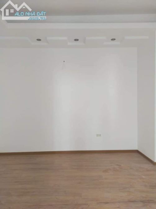 Cực rẻ, Bát Khối long biên 51m, 3,5 tầng, mt 4,2m, 3.75 tỷ, + Ngõ Bát Khối thông với ngõ T - 4