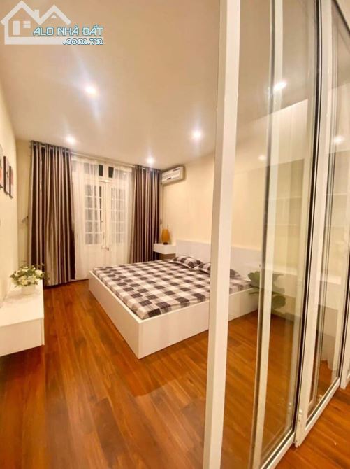Bán nhà Phố cổ Nguyễn Hữu Huân, 87 m2, 6 tầng, MT 6 m, giá 115 tỷ, kinh doanh cao cấp. - 1