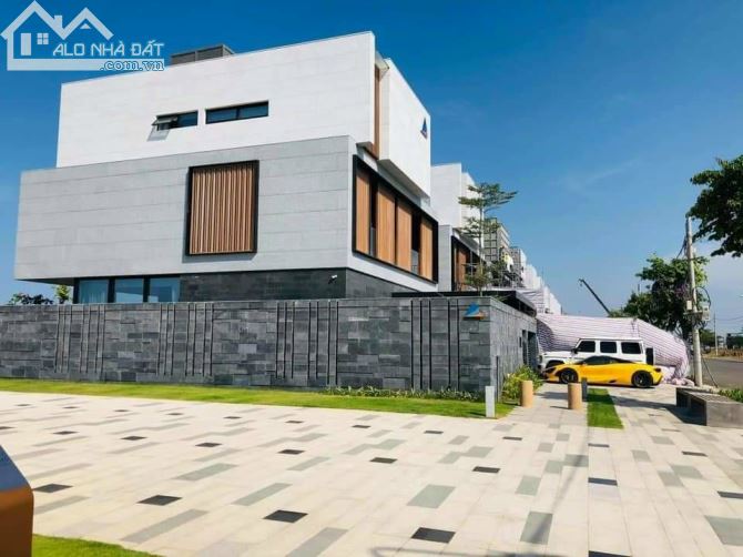 Cần Bán Biệt thự 2 mặt tiền Vew sông Đà Nẵng - Hội An, trung tâm Đà Nẵng giá rẻ