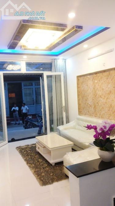 Bán gấp nhà 4 tầng,Khu Phố Nhật ,Lê Thánh Tôn, Quận 1,giá 14.5 tỷ