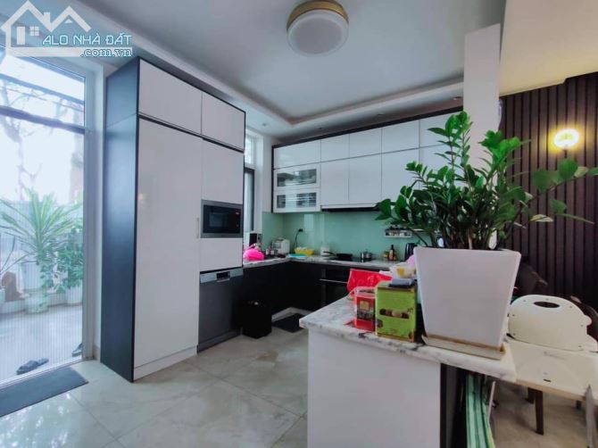 CẦN BÁN- KĐT VIỆT HƯNG -ĐẲNG CẤP SỐNG THƯỢNG LƯU - GIÁ HẠT DẺ -155 M - 17,5 TỶ. - 1
