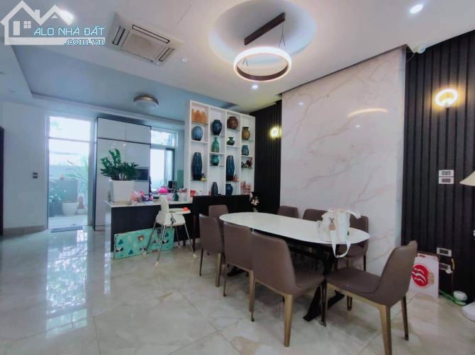CẦN BÁN- KĐT VIỆT HƯNG -ĐẲNG CẤP SỐNG THƯỢNG LƯU - GIÁ HẠT DẺ -155 M - 17,5 TỶ. - 2