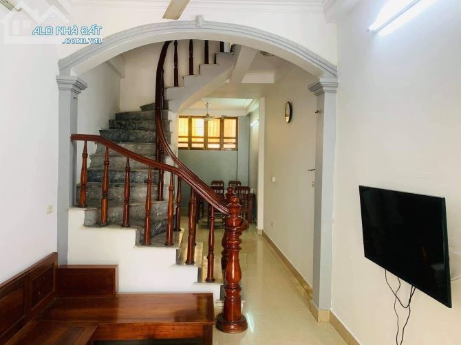Bán nhà vườn hoa Trần Quang Diệu, Dt 45m2 x5 tầng, Mt 4m, Giá 9 tỷ