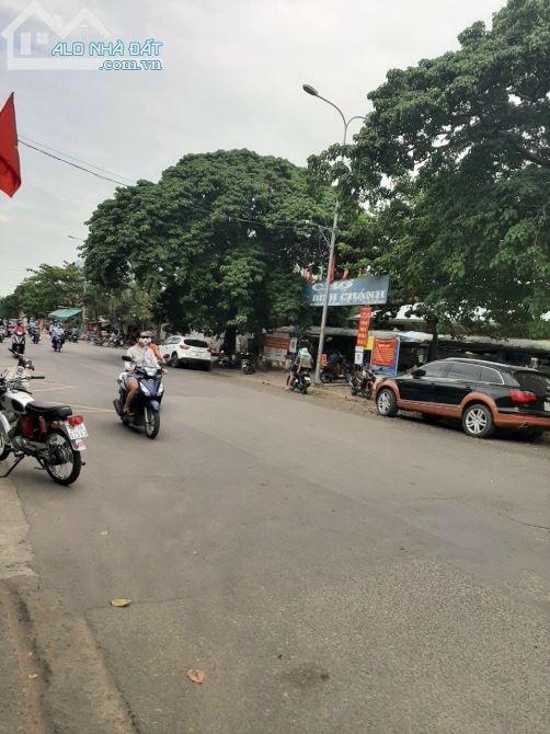 Bán 250m2 đất biệt thự khu Bên Sông P. Hiệp Bình Chánh Q. Thủ Đức giá rẻ.
