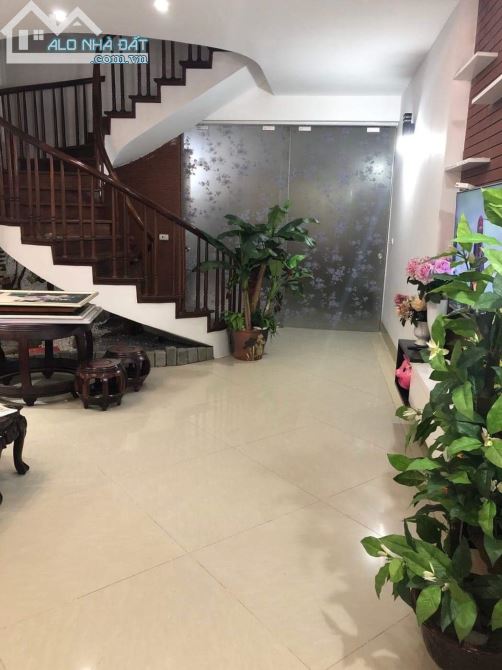 HOÀI ĐỨC - PHÂN LÔ - VỈA HÈ ĐÁ BÓNG - Ô TÔ TRÁNH - KINH DOANH - TẶNG TOÀN BỘ NỘI THẤT - 1