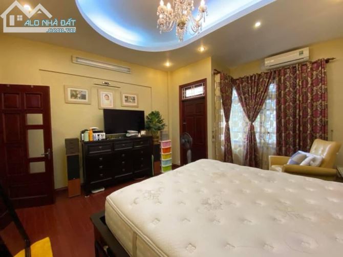 NHÀ LÔ GÓC - 3 THOÁNG - PHỐ HOÀNG CẦU - Ô TÔ TRÁNH - KINH DOANH THUẬN TIỆN. 69M 5 TẦNG 14T - 2