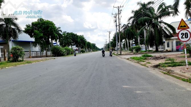 bán xưởng có tầng gác lửng 10x50m xã Đức Hòa Đông, Đức Hòa, Long An giá 9.5 tỷ, sổ riêng - 2