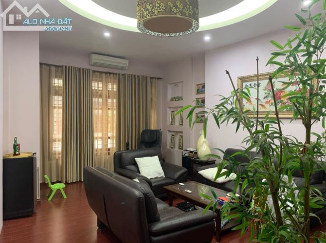 NHÀ LÔ GÓC - 3 THOÁNG - PHỐ HOÀNG CẦU - Ô TÔ TRÁNH - KINH DOANH THUẬN TIỆN. 69M 5 TẦNG 14T - 4