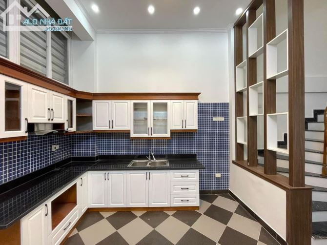 Bán nhà khu phân lô đường Trần Khát Chân, Dt 50m2 x4 tầng, Mt 5m, giá 7 tỷ 500tr
