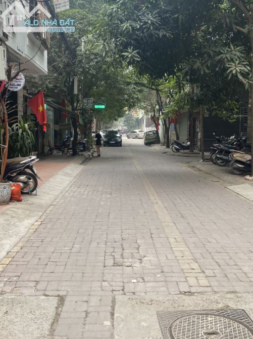 cho thuê nhà phân lô, vỉa hè Ô Tô tránh, phố Ngụy Như Kom Tum, dt 60m2 x5t,giá 25tr/th - 1