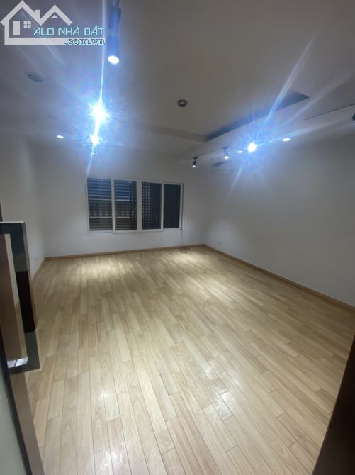 cho thuê nhà phân lô, vỉa hè Ô Tô tránh, phố Ngụy Như Kom Tum, dt 60m2 x5t,giá 25tr/th - 3