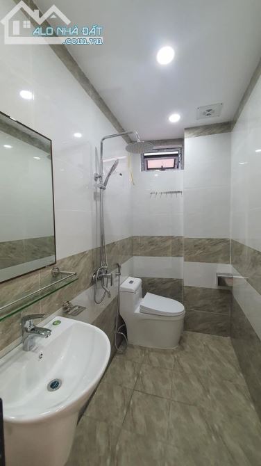 Bán nhà Ngõ 8 phố Vũ Thạnh, Diện tích 40m2 x4 tầng, Mặt tiền 4m, Giá 4,3 tỷ - 4