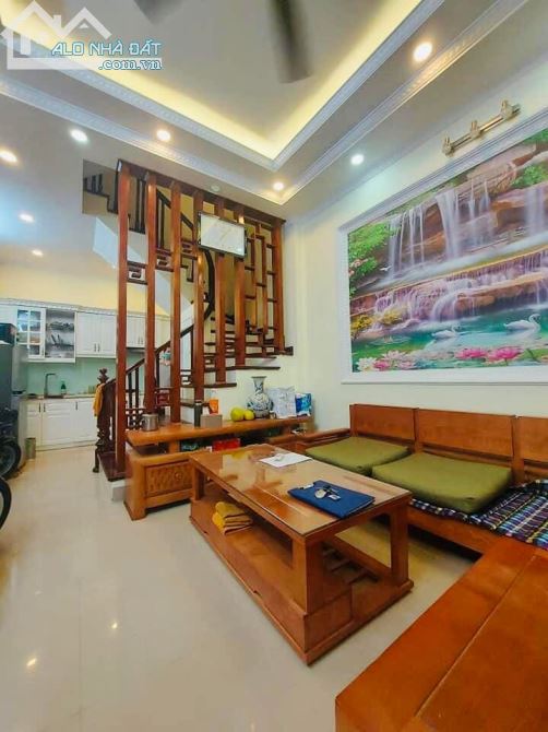 Bán nhà 5 tầng diện tích 53m2 Mặt tiền 5m, phố Trương Định, Giá 6,2 tỷ - 1