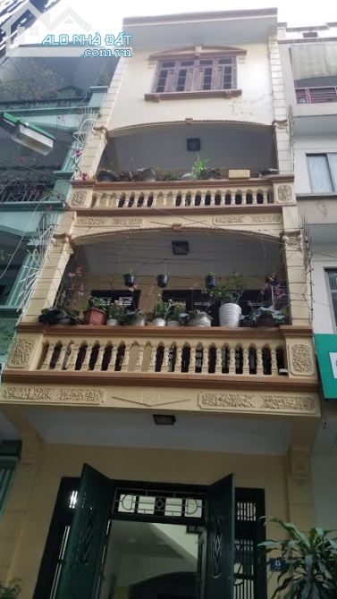 Cho thuê nhà mặt  ngõ Dương Khuê	Dt 50m, 4 tầng, mt 4m. Giá 18tr/th.