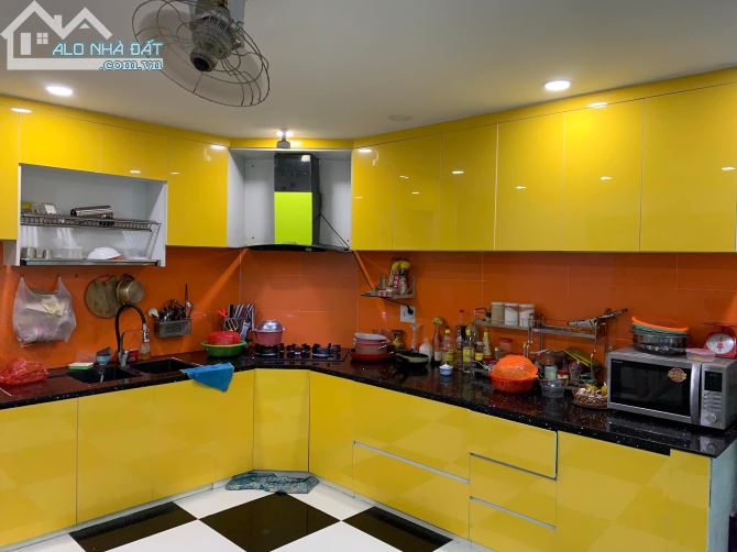 GẤP TRẢ NỢ NGÂN HÀNG - SÁT MẶT TIỀN - 2 CỬA TRƯỚC SAU - 5 TẦNG MỚI CỨNG - TĂNG NỘI THẤT - 4