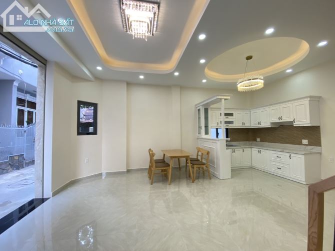 Chủ Bán Nhà Phan Văn Trị P.11 Trệt 2 Lầu + Sân Thượng, 4PN, 6WC, 7.5ty Thương lượng. - 1