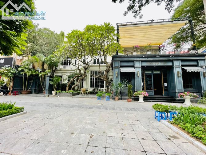Bán Biệt Thự Mặt phố Trần Hưng Đạo-Hoàn Kiếm 740 M2-MT 20M Siêu đẹp Giá 600 Tỷ! - 2