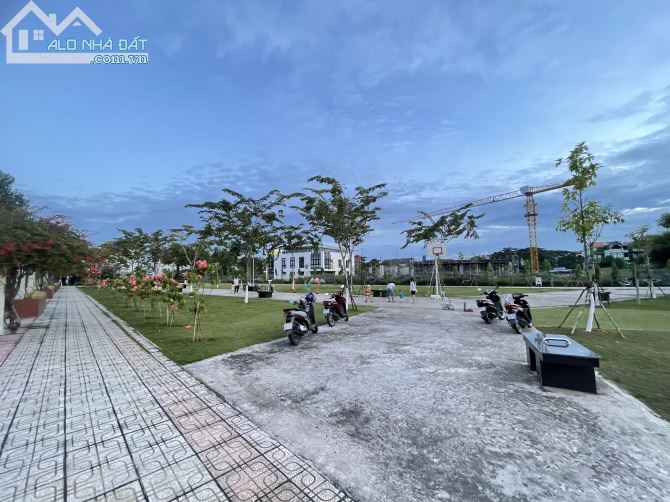 Hiếm ! Nền biệt thự đối diện Công Viên khu Công Trình 8 Cần Thơ ( ngang ĐH Kiến Trúc ) - 1