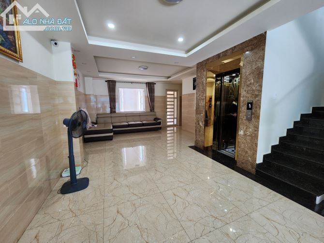 Bán biệt thự đường Phổ Quang Phú Nhuận - 5 tầng - DT 10*25 - giá chỉ 45 tỷ.
