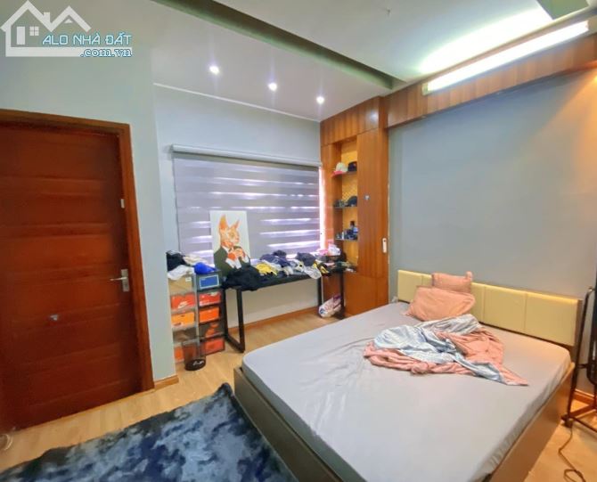 NHÀ PHỐ TRẦN THÁI TÔNG 40M2- MT 4M- Ô TÔ - KINH DOANH SẦM UẤT GIÁ 10 TỶ - 1