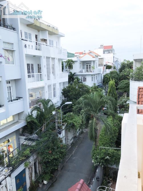 Bán biệt thự mặt tiền đường số 4 quận 2 - DT 11*13 - 4 tầng - giá 24.5 tỷ. - 2