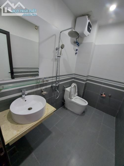 Nhà 4 tầng mặt đường Đằng Hải. 52mx4 tầng. Giá 5.5 tỷ - 5