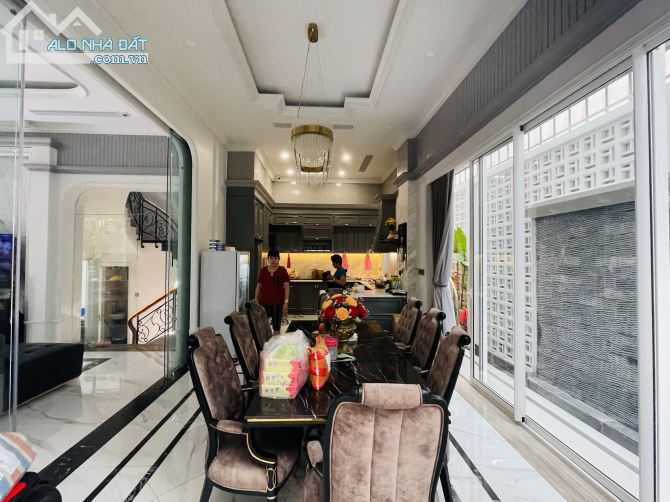 Bán nhà đường Lê Văn Sỹ quận 3 - DT 5*22 - 3 tầng - giá 21 tỷ.