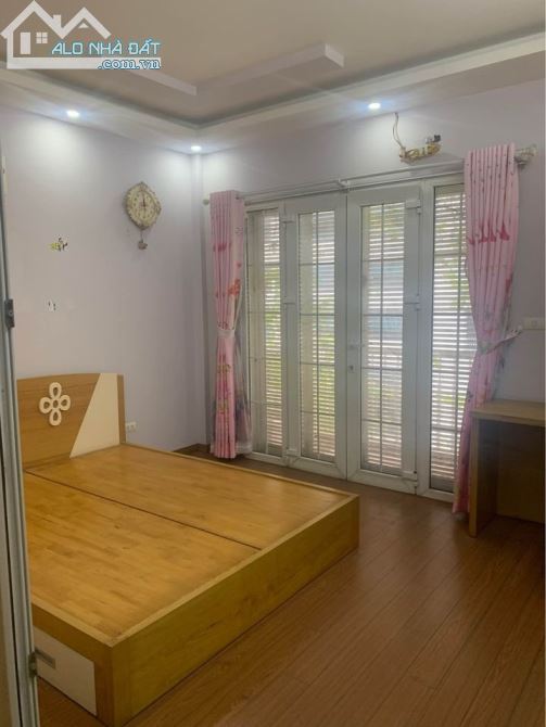 Cho thuê (CẢ NHÀ)Liền kề Trung Kính, Cầu Giấy,dt 80m,mt 8m,5 tầng, Giá 30tr/th. - 4