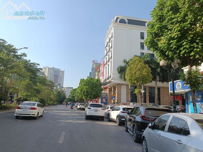Mặt Phố Láng Hạ, Đống Đa 60m2*4 2 Thoáng Vỉa Hè Ô Tô Kinh Doanh Giá 26 tỷ.