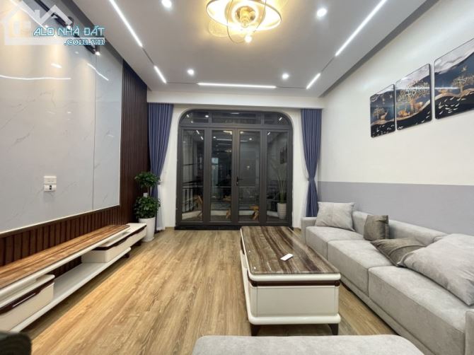 BÁN NHÀ CỰ LỘC, THANH XUÂN, SÁT PHỐ, NHÀ ĐẸP Ở LUÔN,55m2x5T, MT5m, CHỈ 5 tỷ. - 2