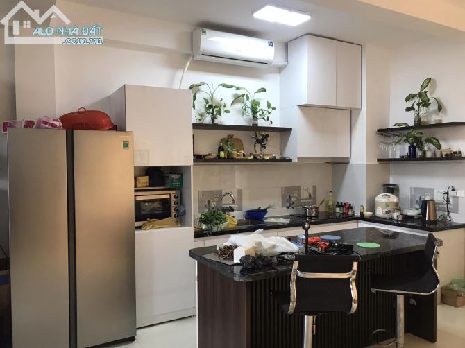 Biệt thự Nguyễn Công Trứ HBT 100m 7T thang máy 16 tỷ gara ô tô kd đỉnh nhà mới trung tâm