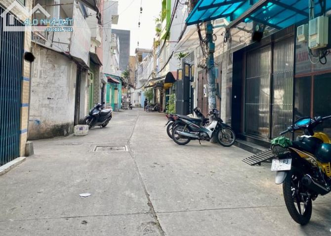 Cần bán gấp nhà 102. Q9 đường 5m,3 tầng lầu 60m2,giá 5,3 tỷ - 3