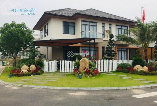 Bán biệt thự góc 2MT đường 8m Thảo Điền Quận 2, DT 10x11m CN 110m2 trệt 2 lầu giá chỉ 20tỷ