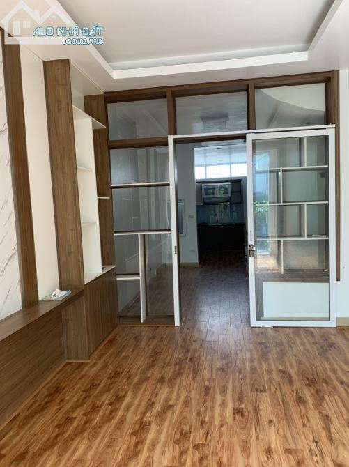 cần cho thuê nhà Bùi Huy Bích, Hoàng Mai  45m2 5 tầng ô tô tải tránh nhau