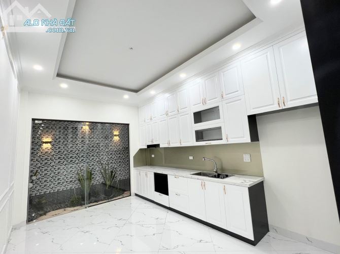 NHÀ KIM ĐỒNG - TRUNG TÂM QUẬN, Ô TÔ TRÁNH VÀI BƯỚC, MỚI KOONG, THANG MÁY - 1