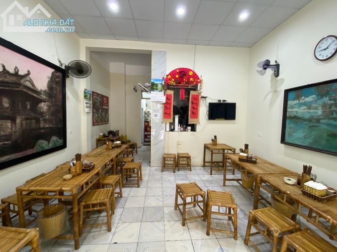 Bán nhà phố Nghĩa Đô, phân lô, ô tô tránh, MT 5m, vỉa hè, kinh doanh, giá 18 tỷ.