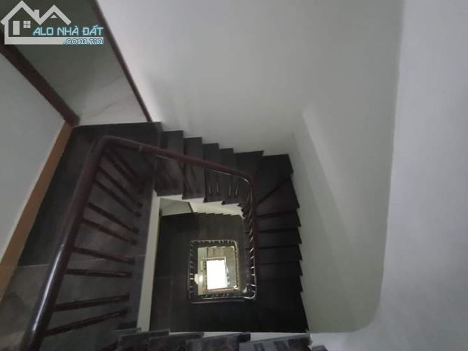 Bán nhà Hồng Tiến - Long Biên, 80m2, 5T, 5.3m MT, giá 11.8 tỷ, với tiện ích công năng cao. - 4