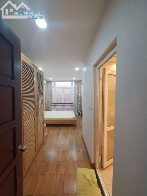 Cho thuê nhà riêng mặt ngõ to ô tô đường Giải Phóng - 5