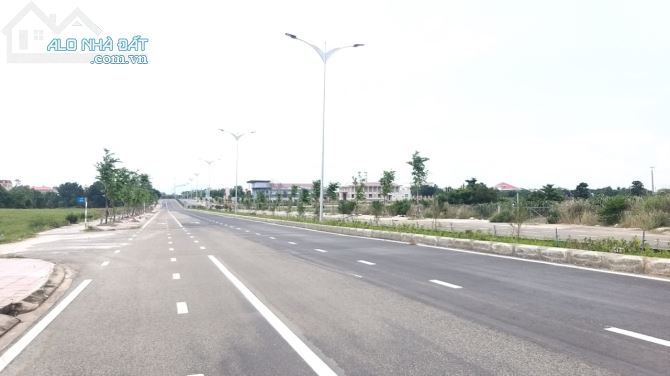 Đất 10.560m2 có 6 sổ hồng riêng, Phan Đình Phùng nối dài, mặt tiền dài hơn sân bóng đá.