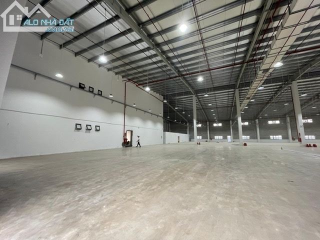 Cho thuê 1500m2 gần cầu Thanh Trì có PCCC - 1